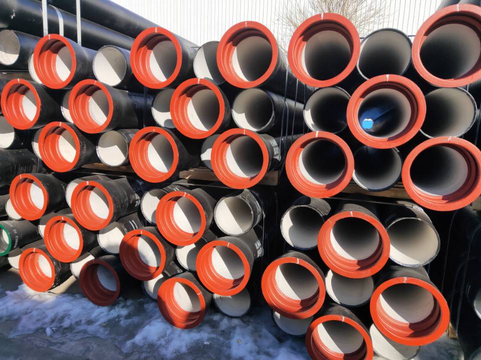 Tuberías de hierro dúctil (tipo de zócalo y espiga, clase K9, K8, K12, C40, C30 y C25 en 6 metros o 5.7 metros o 5.5 metros, betún+ zinc afuera de pintura y revestimiento de cemento dentro o fbe dentro y fuera)