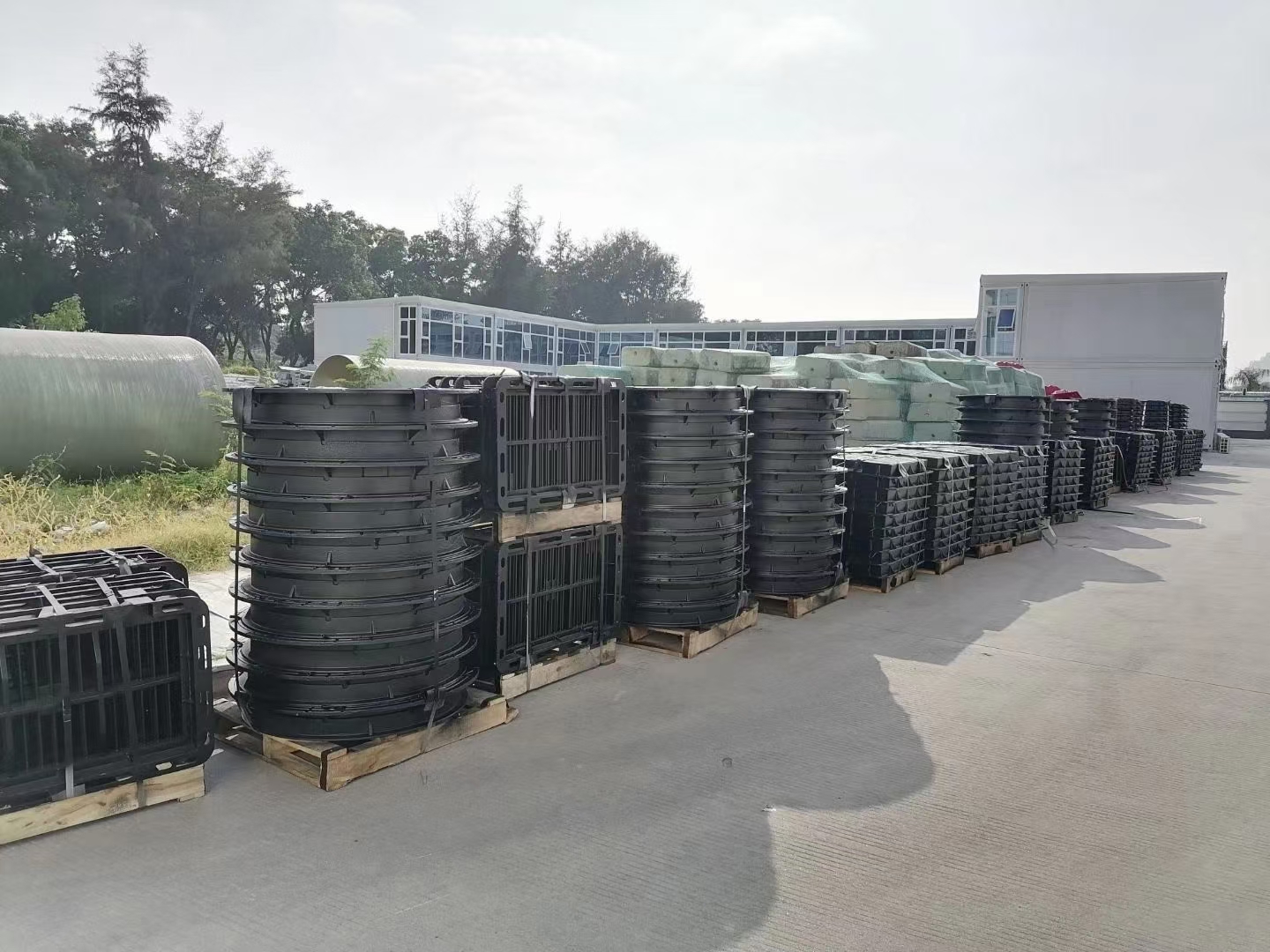 Manhole Covers and Gratings( A15 class, B125 class, C250 class,D400 class,E600 class,OEM accept)